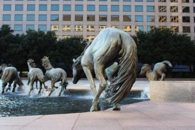 Mustangs of Las Colinas sculpture